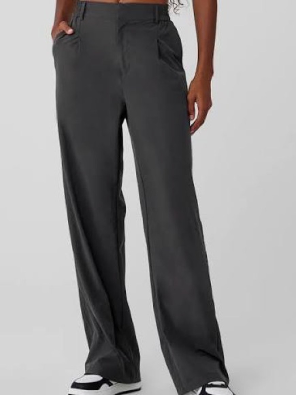 ALO Yoga Women's Pursuit Trousers in Anthracite Gray